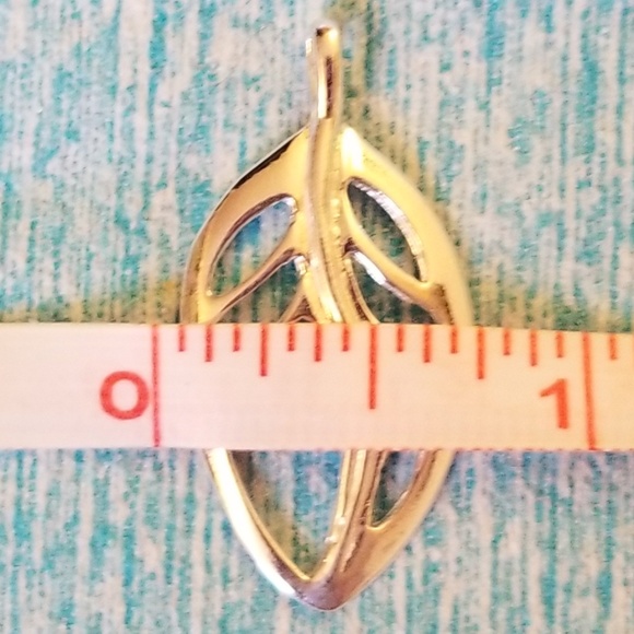 4/$30 NWT Sterling Silver Leaf Charm Pendant - Picture 3 of 8